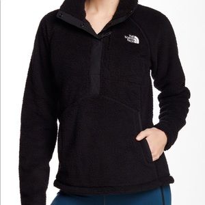 North face Women’s sheepeater pullover